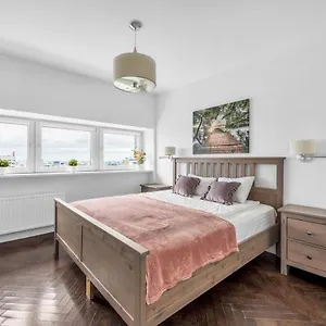 23rd Floor 3br With Views Of , Warsaw Poland